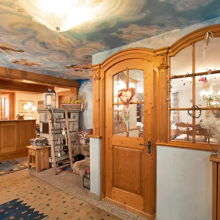 فندق Romantica 3*