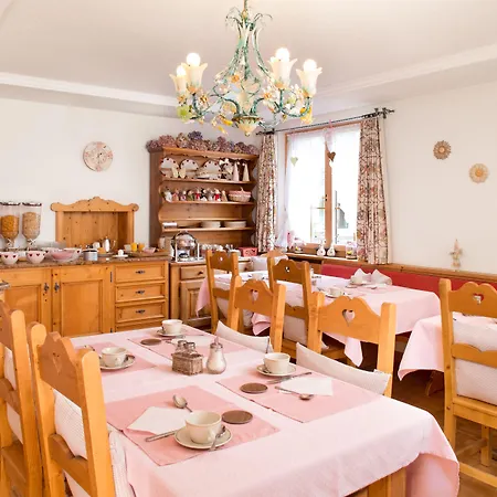 Romantica فندق زيرمات