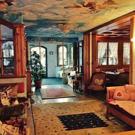 Готель Romantica